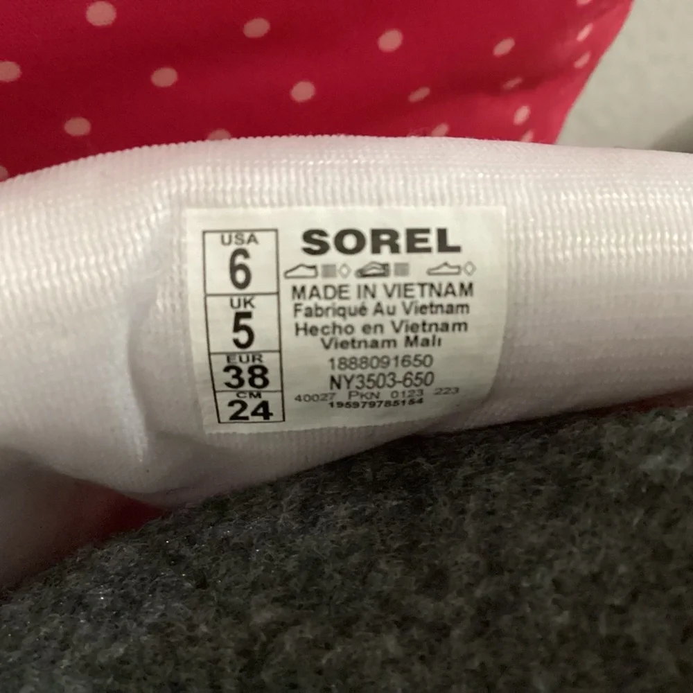 SOREL Flurry Weather Resistant Snow Boot (Big Kid) 6 M,